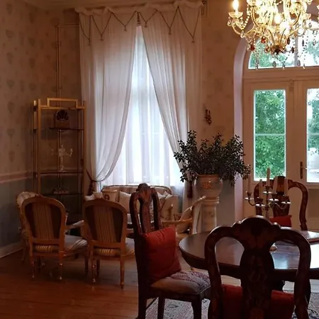 Schloss Frauenmark Otel Friedrichsruhe (Parchim)
