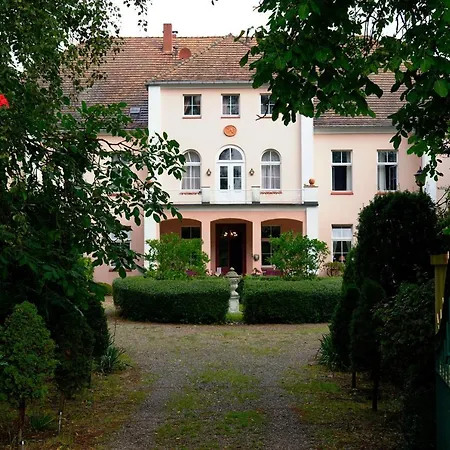 Schloss Frauenmark Friedrichsruhe (Parchim)