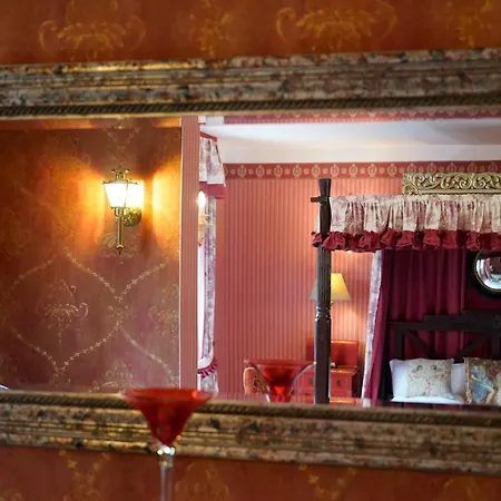 Schloss Frauenmark 2* Friedrichsruhe (Parchim)