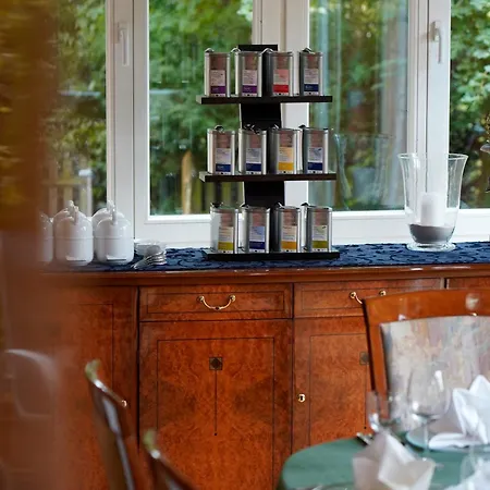 فندق Schloss Frauenmark Friedrichsruhe (Parchim)